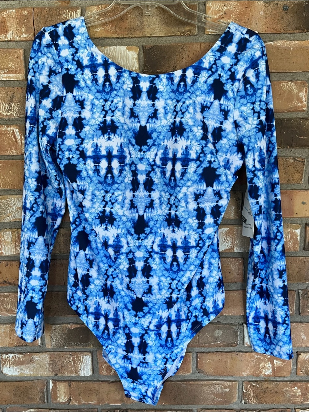 Time & Tru Blue Tie Dye Open Back Long Sleeve Swimsuit Juniors XL NWT UPF 50+